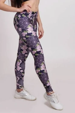 Легинсы женские с узким поясом с принтом "Sakura"