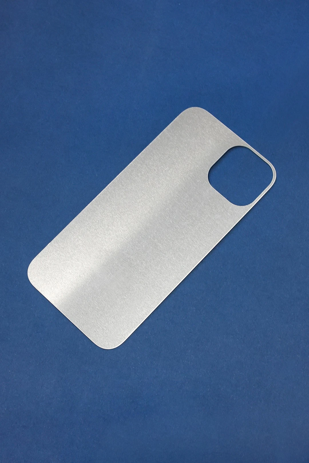 Пластина металлическая для чехла iPhone 14 без печати#1