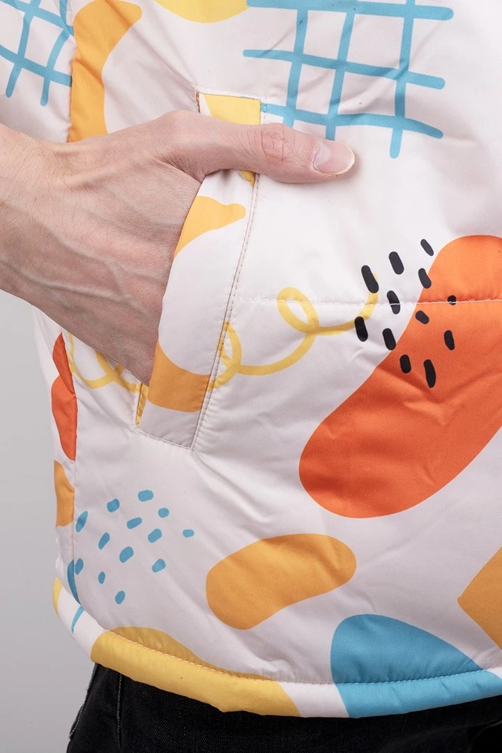 Жилет Диего на синтепоне с капюшоном унисекс, с полной запечаткой "Сrowns"#5 Жилет Диего на синтепоне с капюшоном унисекс, с полной запечаткой "Сrowns"#5