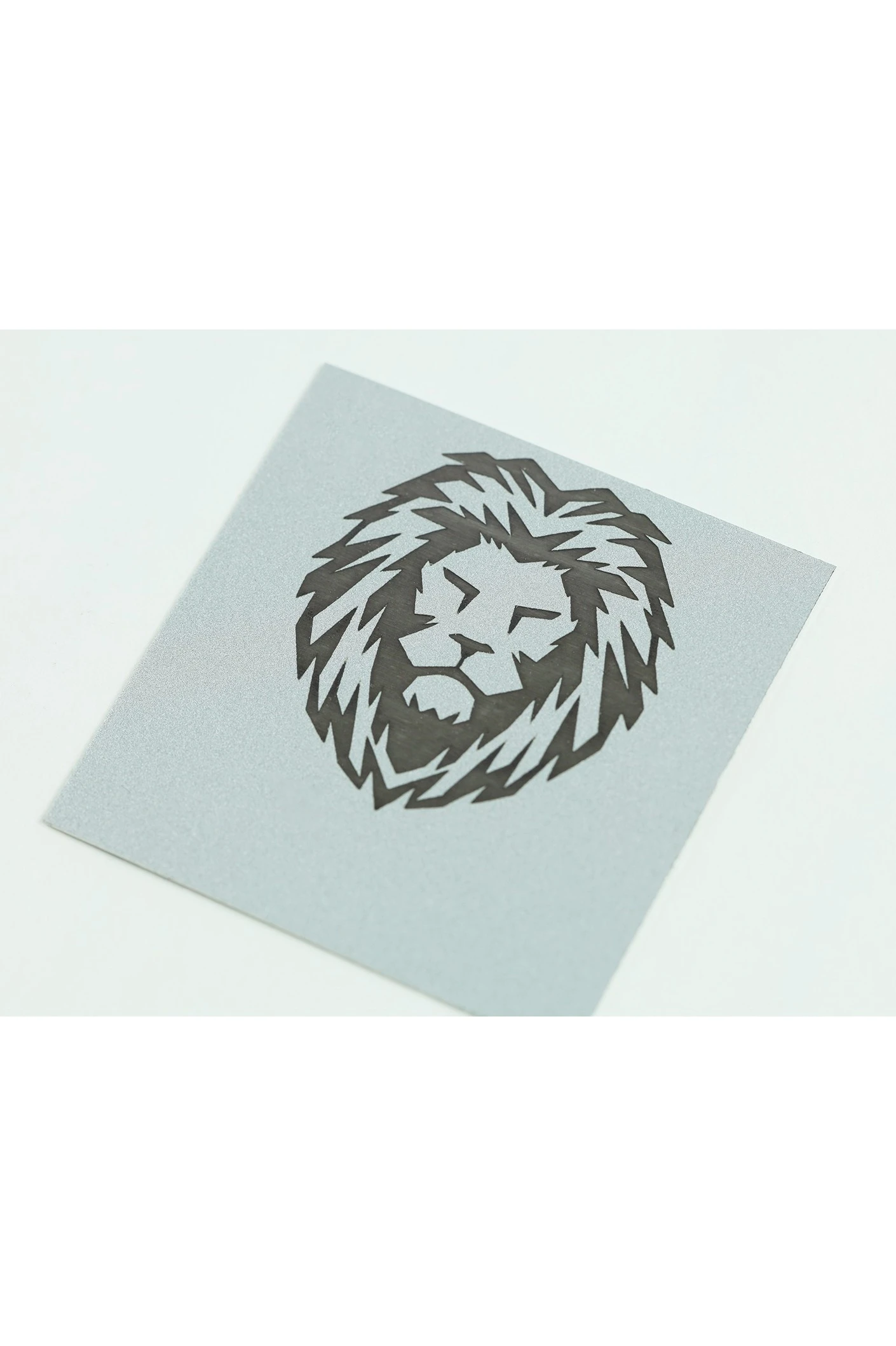 Алюминий матовый с клеевой основой 200х300 мм 0,45 мм, серебро/черный#1