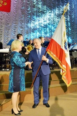 Купить переходящий штандарт Губернатора Саратовской области вышитый