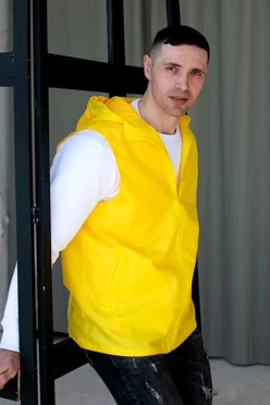Купить жилет Профи с капюшоном унисекс желтый