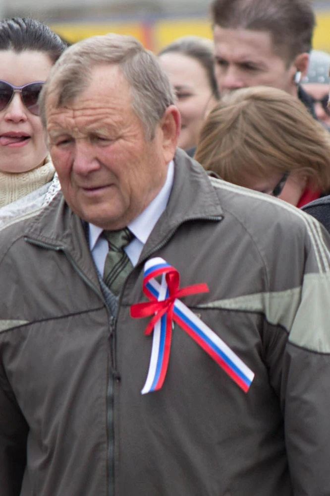 Лента триколор в рулоне 50 м шириной 2,4 см#4