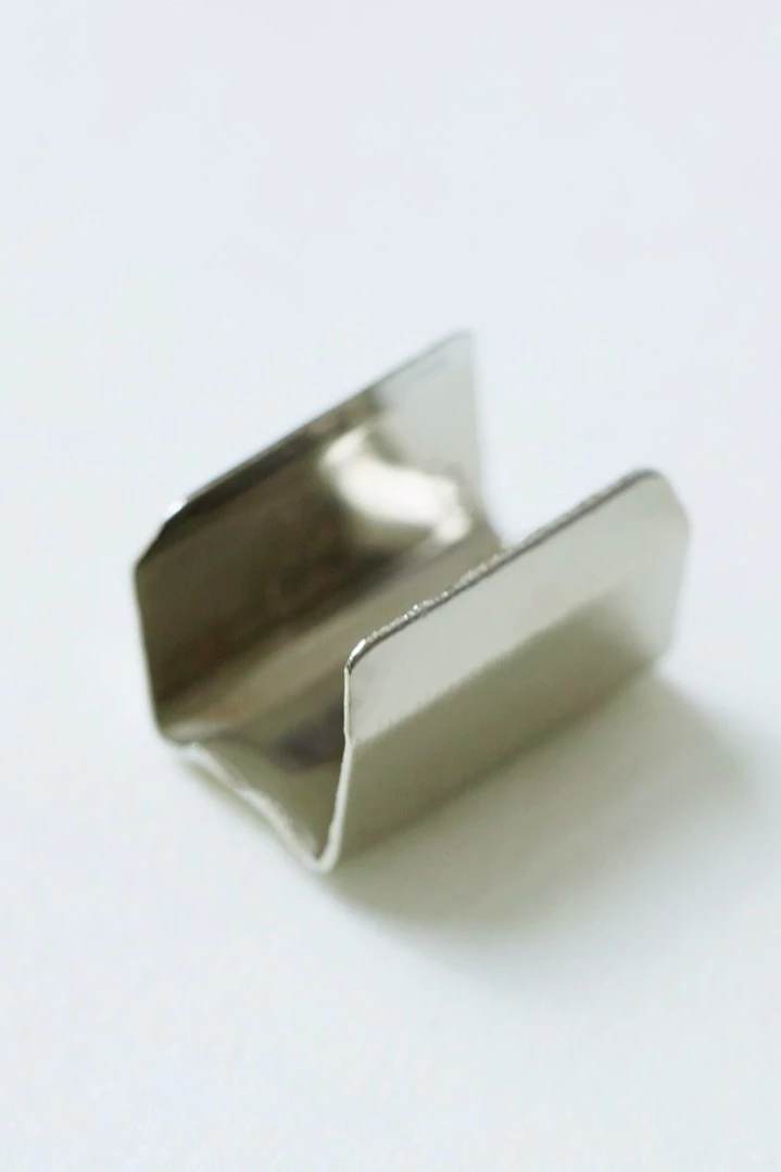 Купить обжимную скобу 15х20 мм