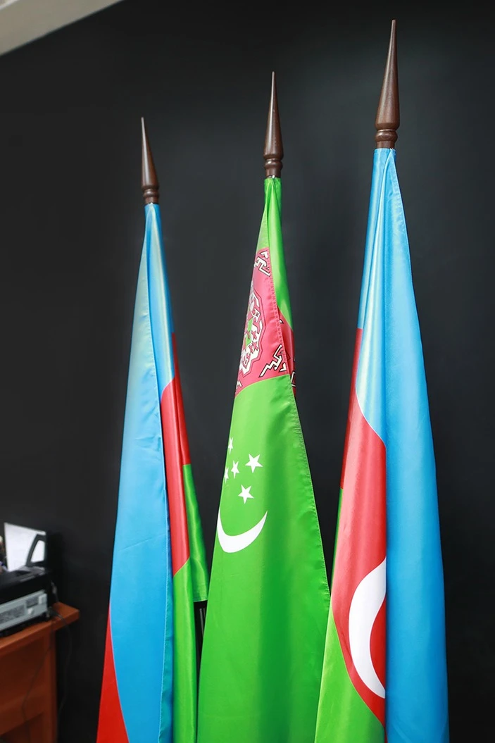 Подставка деревянная с основанием Шашка (бук) 3 штока 2,2 м#2 Подставка деревянная с основанием Шашка (бук) 3 штока 2,2 м#2