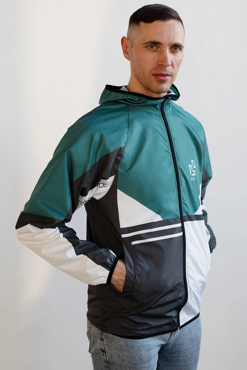Ветровка Ройс с капюшоном унисекс, с полной запечаткой "Royce"