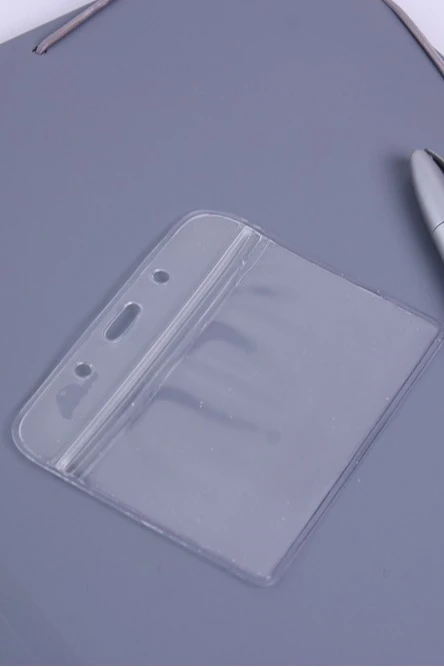 Купить Бейдж горизонтальный 102х64 мм