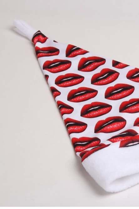 Купить колпак Новогодний с принтом "Kiss"