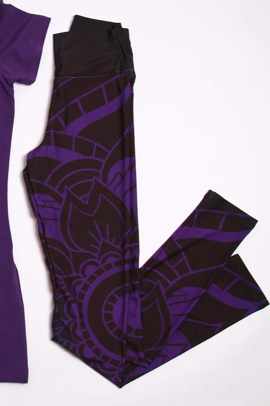 Легинсы женские с широким поясом с принтом "Black and purple mandala"#1