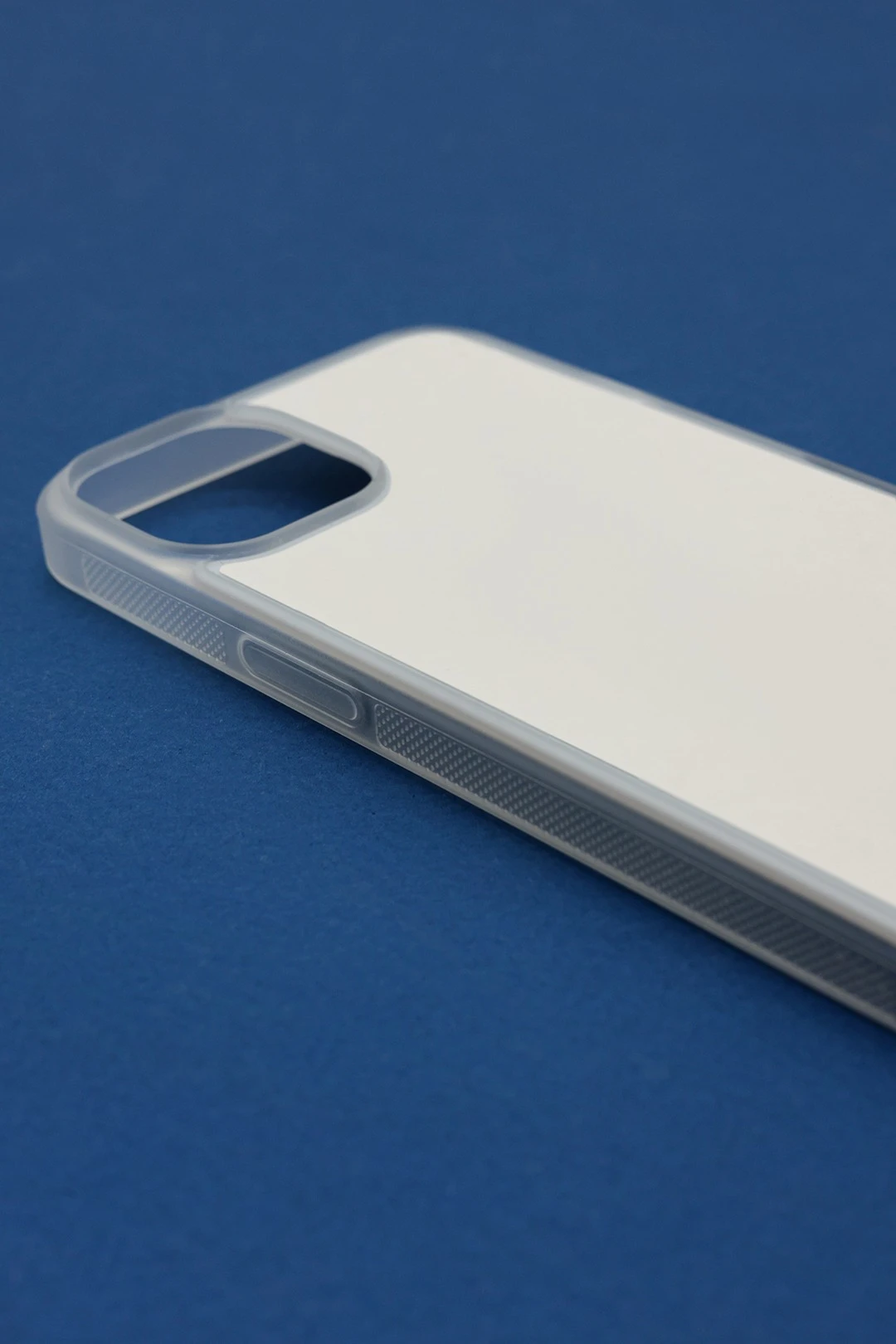 Купить чехол для iPhone 13 без печати