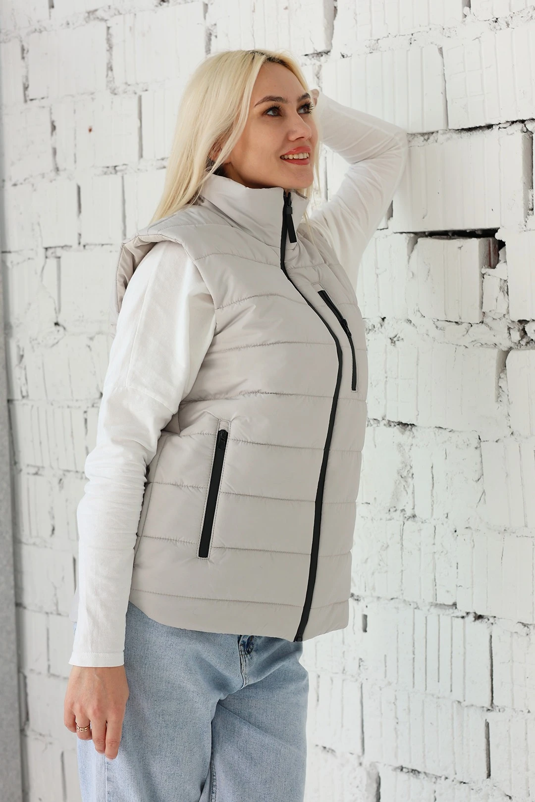 Жилет Эмбер на синтепоне со стежкой унисекс, однотонный молочный#3