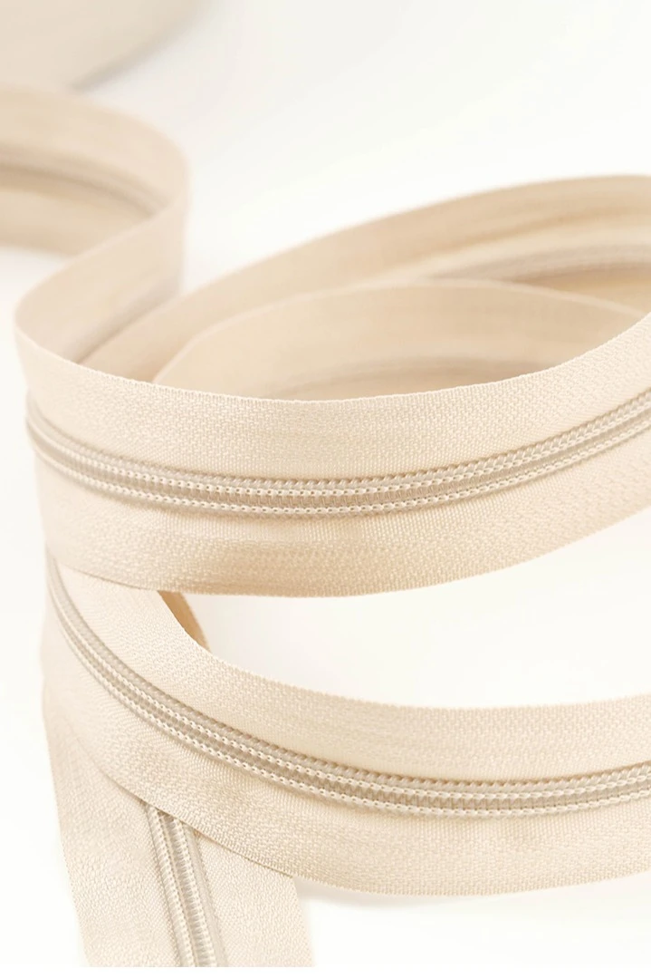 Купить молнию тип 5 рулонную 20 000 см, бежевую