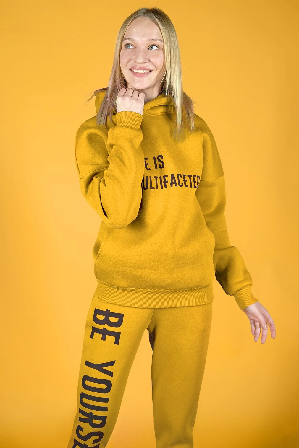 Купить спортивный костюм Лофт из футера женский, однотонный желтый