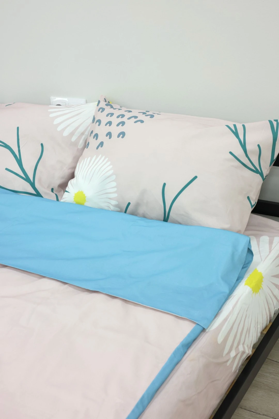 Простыня 1,5 спальная 190х250 см на резинке#1